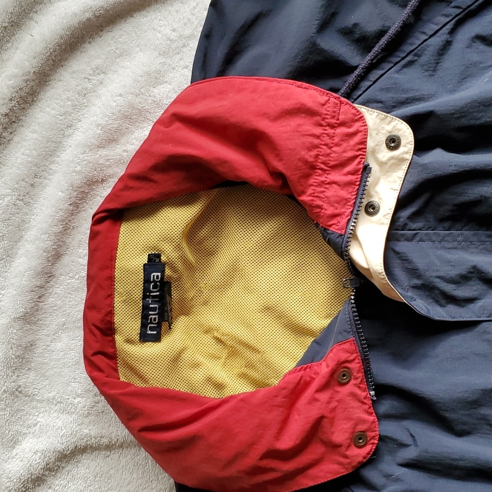 Vintage Lightweight Nautica Jacket in classic red/blue/yellow w/hood XL EUC - Picture 2 of 5